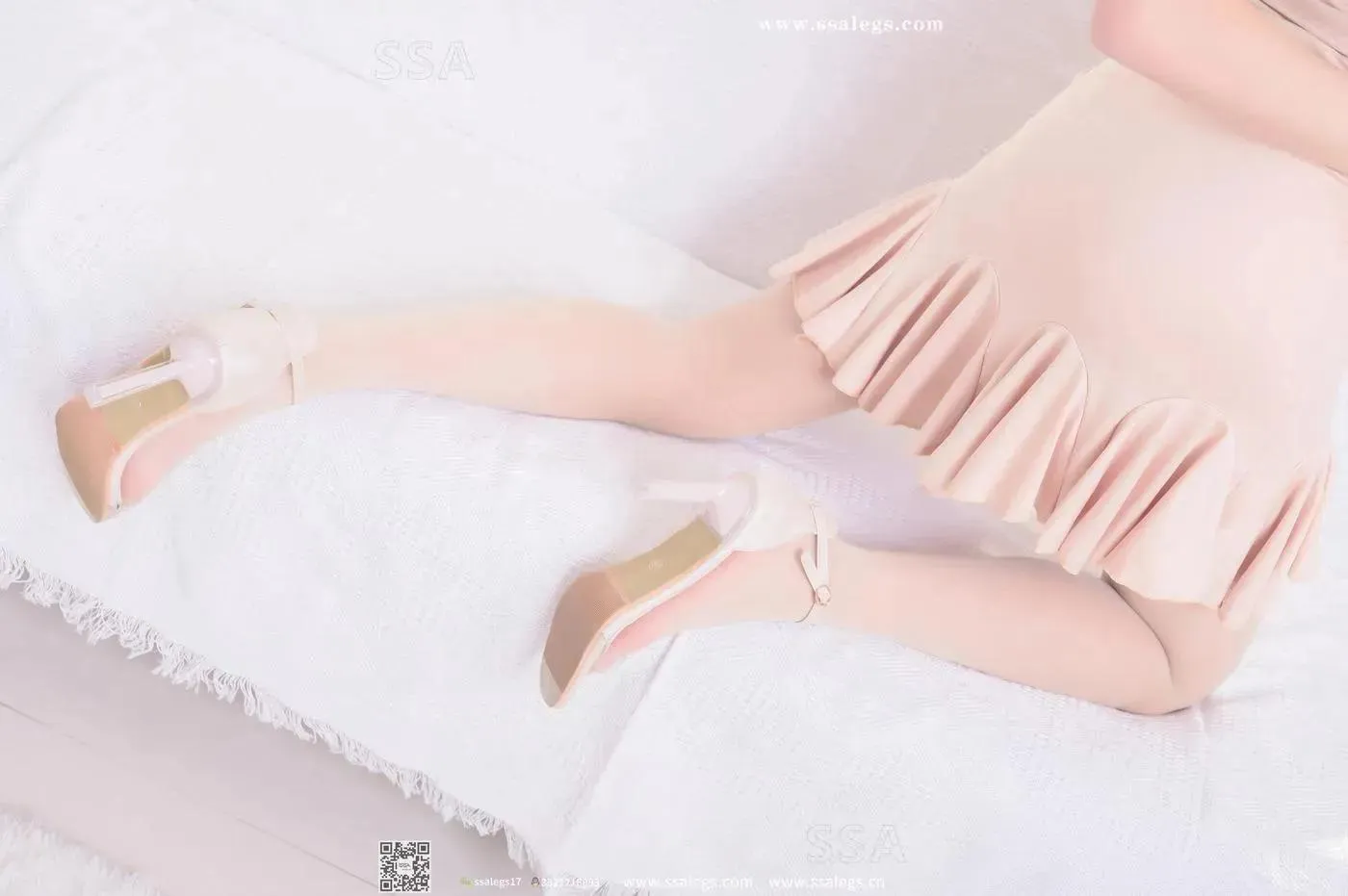 [SSA丝社]超清写真 NO.340 素素画师少女的透明高跟鞋肉丝袜(上)[22] [45P]插图6